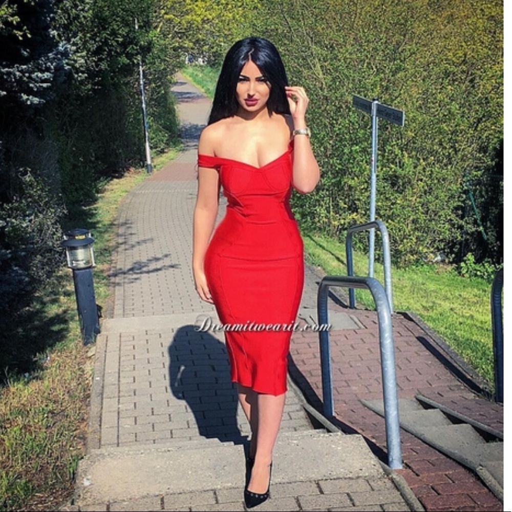 Bardot Sweetheart Midi Bandage Dress Red